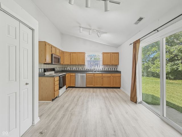 1266 Auburn Drive, Brownsburg, IN 46112