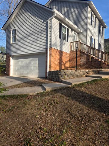 120 Chaucer Dr, Gaffney, SC 29341