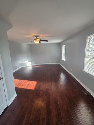 120 Chaucer Dr, Gaffney, SC 29341