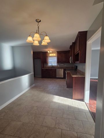 120 Chaucer Dr, Gaffney, SC 29341