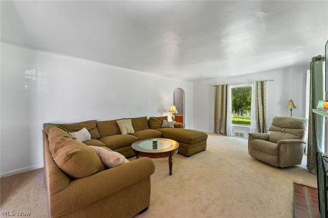 10901 Main Street, New Middletown, OH 44442