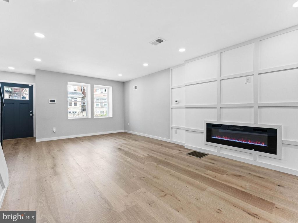 7237 PITTVILLE AVE, PHILADELPHIA, PA 19126 — photo 2