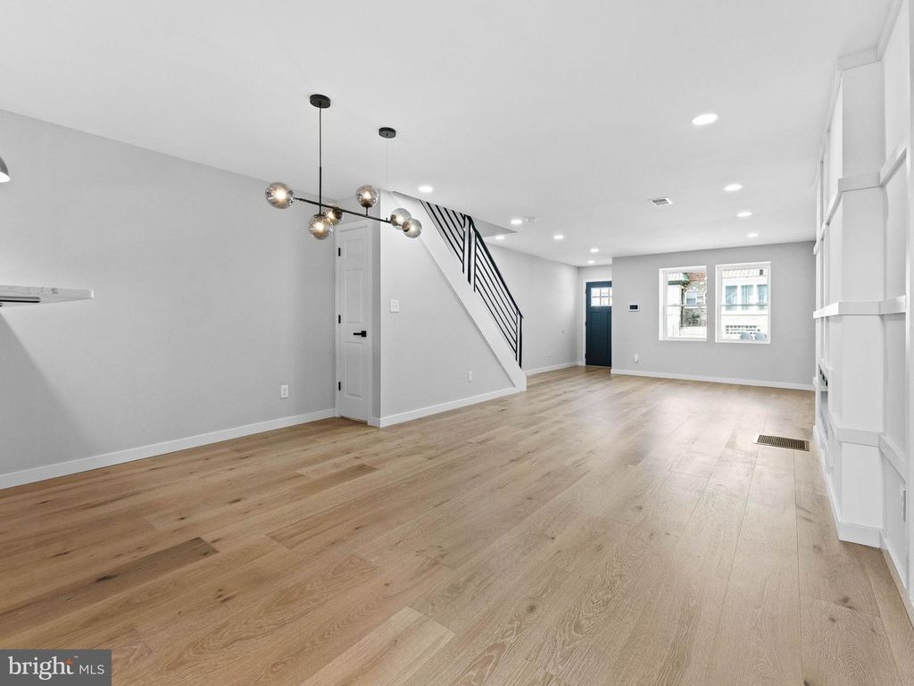 7237 PITTVILLE AVE, PHILADELPHIA, PA 19126 — photo 3