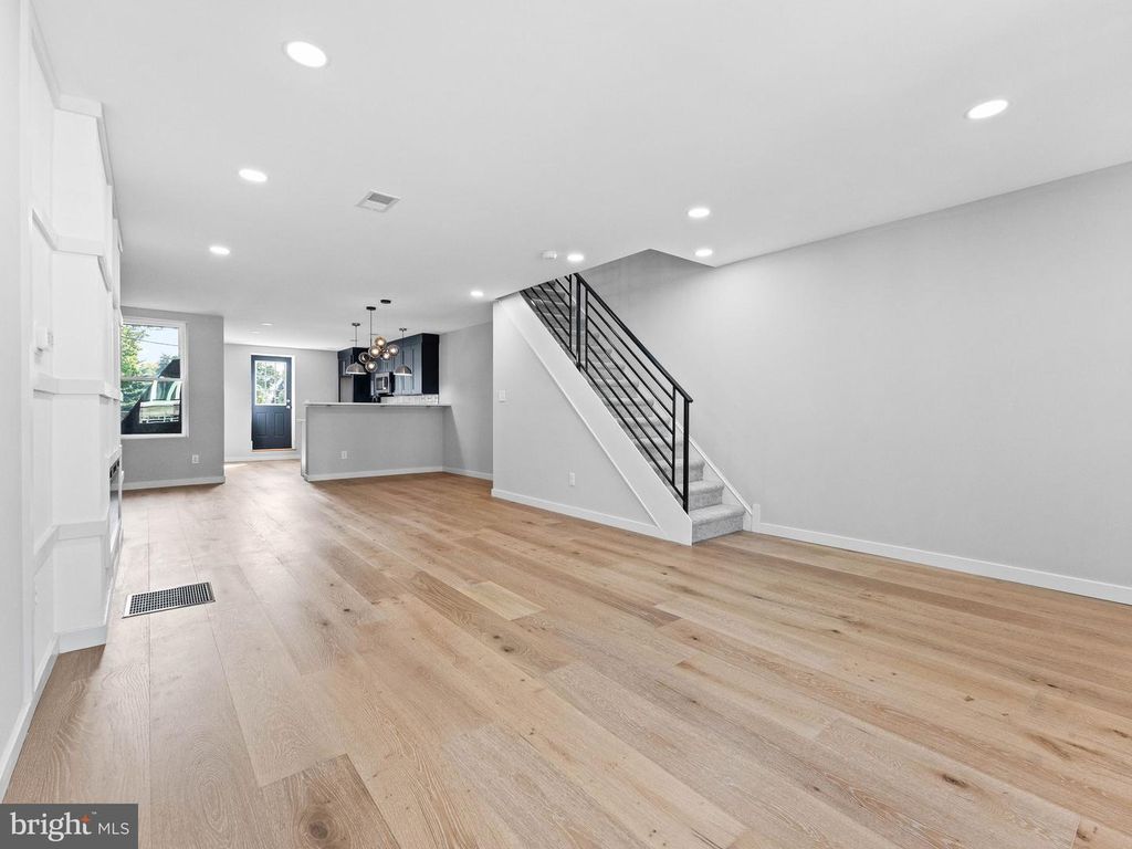 7237 PITTVILLE AVE, PHILADELPHIA, PA 19126 — photo 4