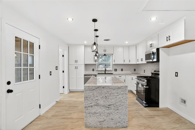 320 N 4th Street, Princeton, TX 75407