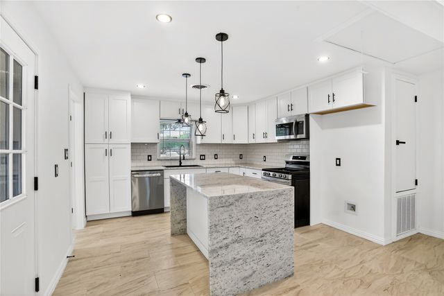 320 N 4th Street, Princeton, TX 75407