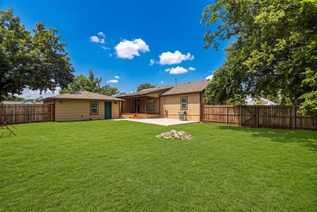 320 N 4th Street, Princeton, TX 75407