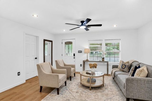 320 N 4th Street, Princeton, TX 75407