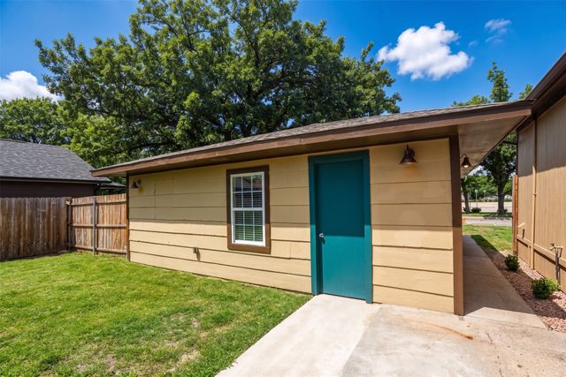 320 N 4th Street, Princeton, TX 75407