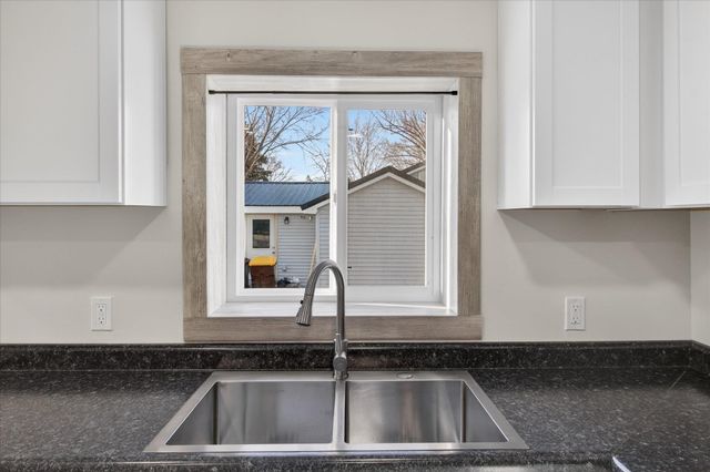 711 Rockingham Avenue, Alma, MI 48801