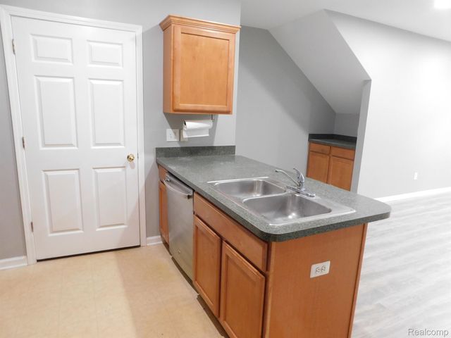 3907 CHERRY CREEK Lane, Sterling Heights, MI 48314