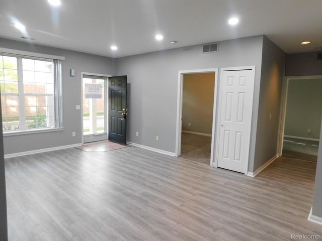 3907 CHERRY CREEK Lane, Sterling Heights, MI 48314