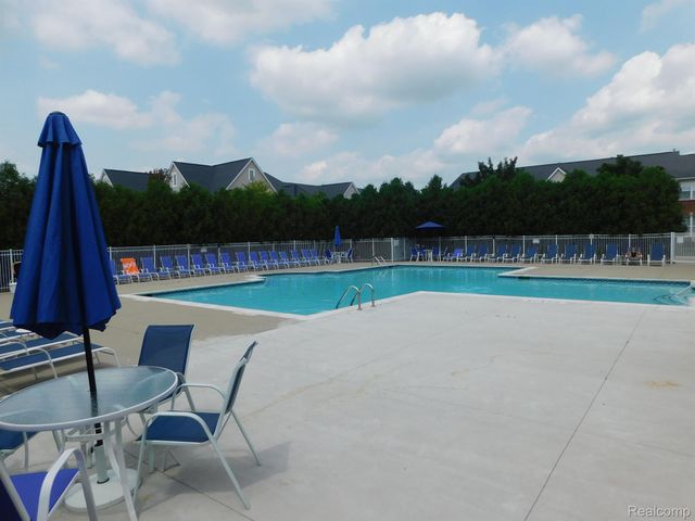 3907 CHERRY CREEK Lane, Sterling Heights, MI 48314