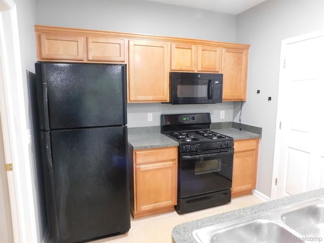 3907 CHERRY CREEK Lane, Sterling Heights, MI 48314