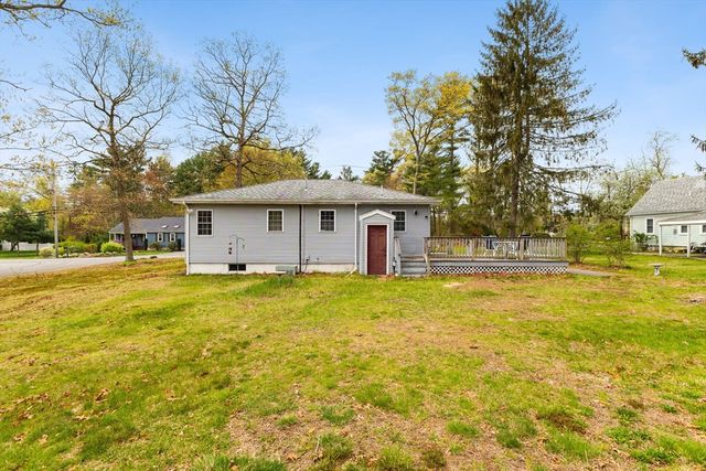 115 Lothrop St, Taunton, MA 02780