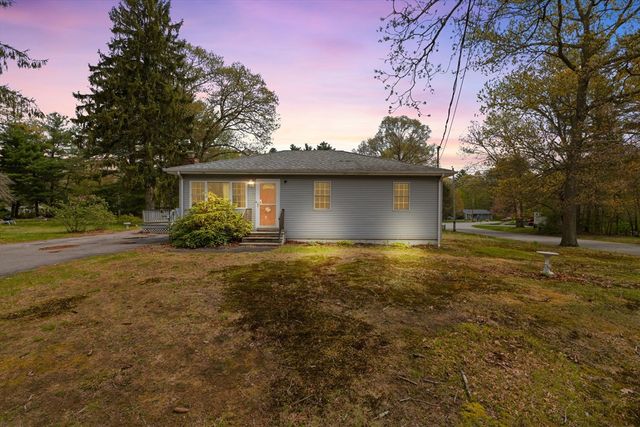 115 Lothrop St, Taunton, MA 02780