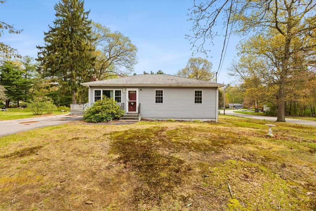 115 Lothrop St, Taunton, MA 02780