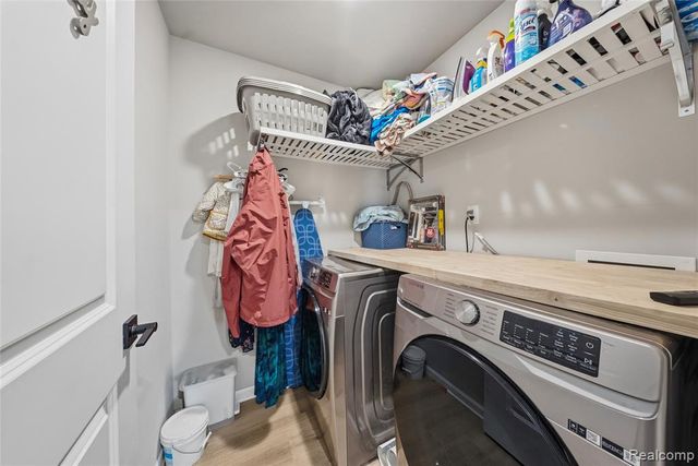 26921 Cedar Run Court, Trenton, MI 48183