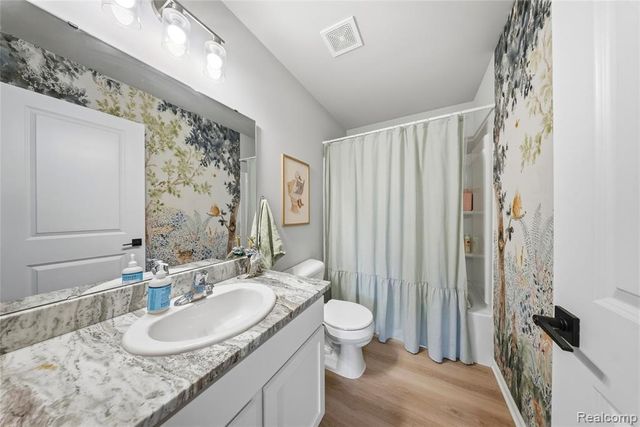 26921 Cedar Run Court, Trenton, MI 48183