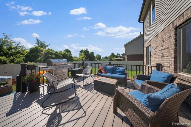 26921 Cedar Run Court, Trenton, MI 48183