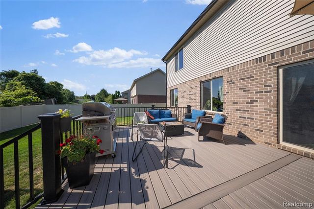 26921 Cedar Run Court, Trenton, MI 48183