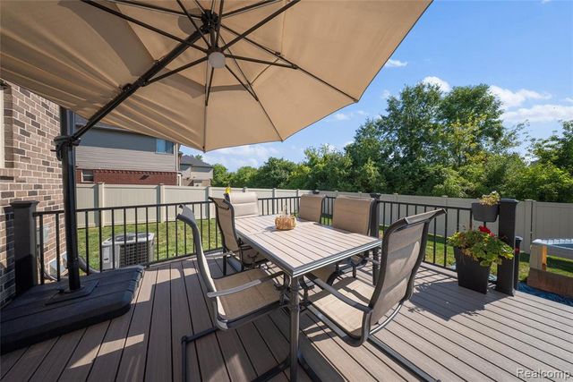 26921 Cedar Run Court, Trenton, MI 48183