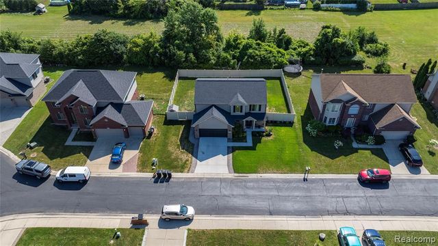 26921 Cedar Run Court, Trenton, MI 48183