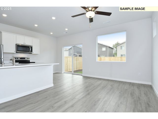 1328 Ne CLARK Ave, Battle Ground, WA 98604