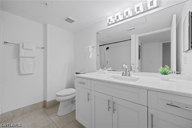 1885 Florida Club DR 8102, Naples, FL 34112