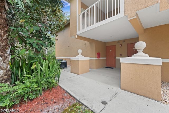 1885 Florida Club DR 8102, Naples, FL 34112