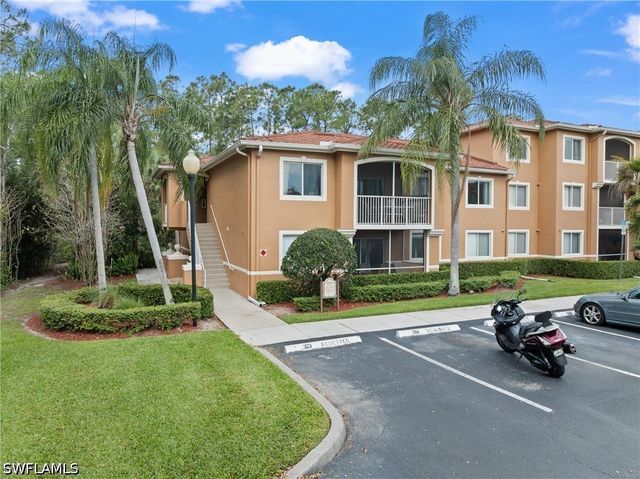 1885 Florida Club DR 8102, Naples, FL 34112