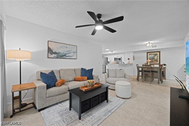 1885 Florida Club DR 8102, Naples, FL 34112