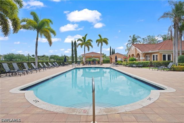 1885 Florida Club DR 8102, Naples, FL 34112