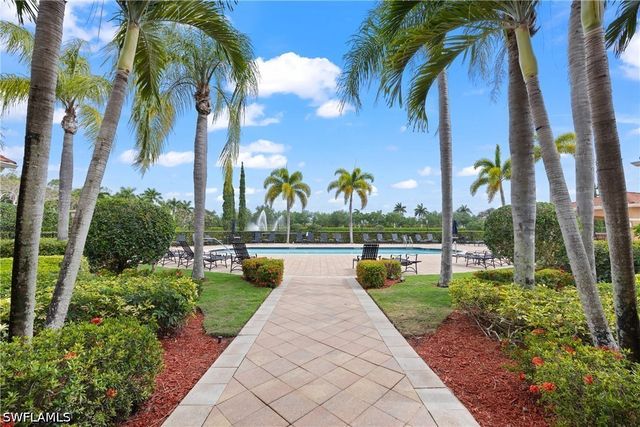 1885 Florida Club DR 8102, Naples, FL 34112