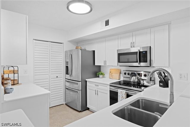 1885 Florida Club DR 8102, Naples, FL 34112