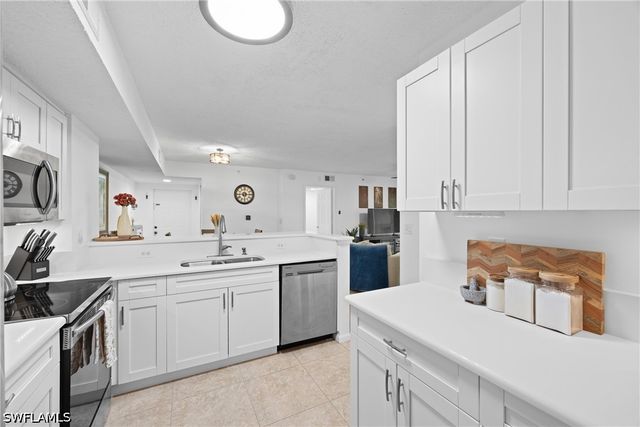 1885 Florida Club DR 8102, Naples, FL 34112