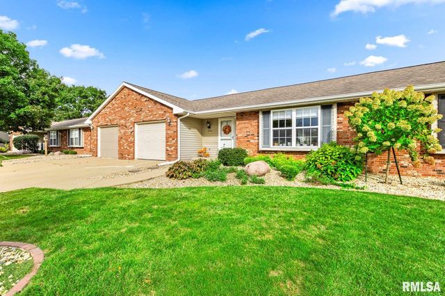 2744 VILLAGE Court, Pekin, IL 61554