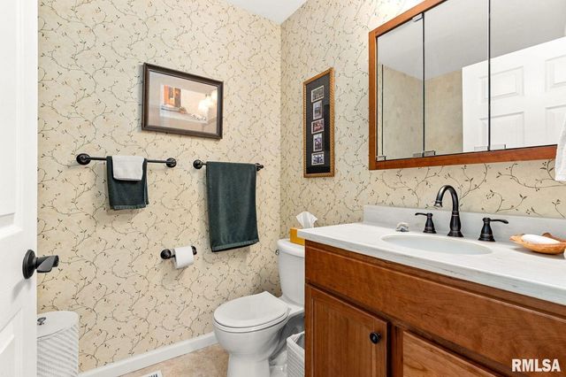 2744 VILLAGE Court, Pekin, IL 61554