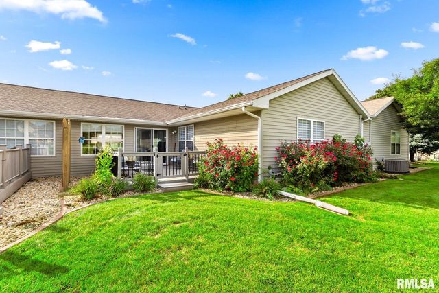 2744 VILLAGE Court, Pekin, IL 61554