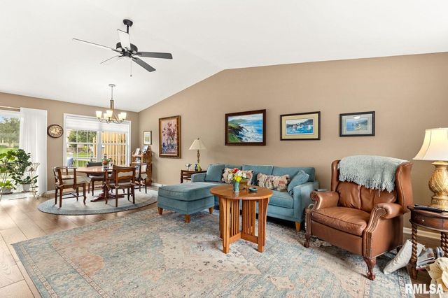 2744 VILLAGE Court, Pekin, IL 61554
