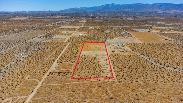 2132 South, Pinon Hills, CA 92372