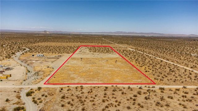2132 South, Pinon Hills, CA 92372