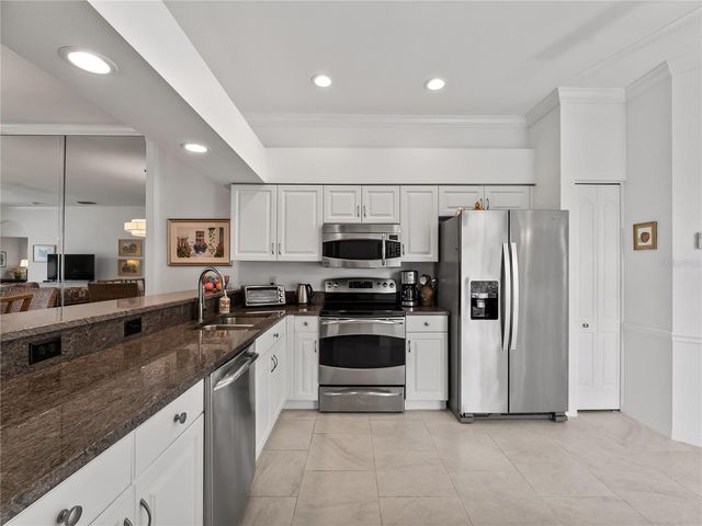 5204 MAHOGANY RUN AVENUE, Sarasota, FL 34241