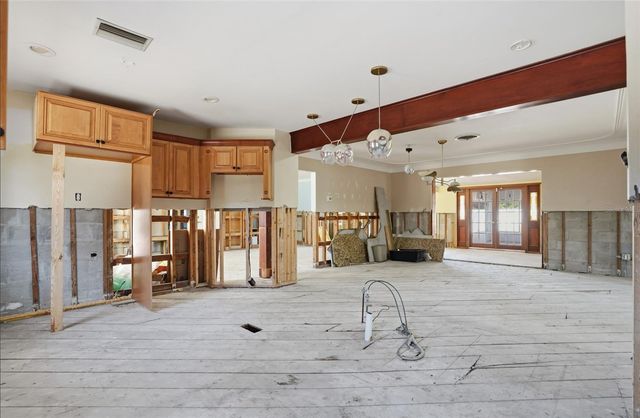 1302 ROBIN ROAD S, St Petersburg, FL 33707