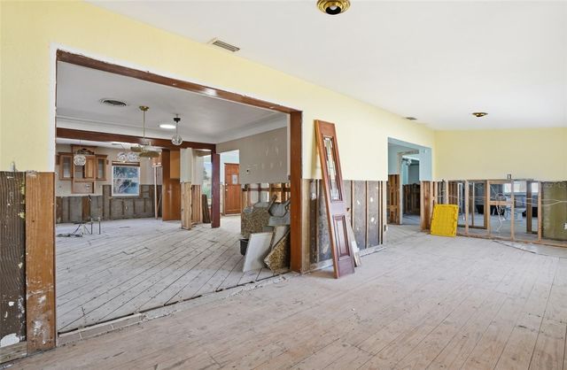 1302 ROBIN ROAD S, St Petersburg, FL 33707