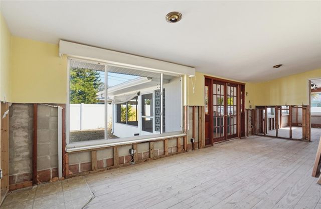 1302 ROBIN ROAD S, St Petersburg, FL 33707