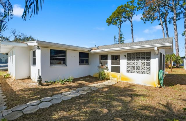 1302 ROBIN ROAD S, St Petersburg, FL 33707