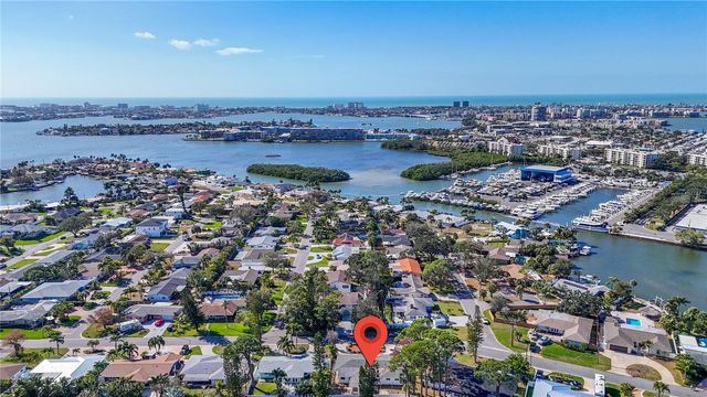 1302 ROBIN ROAD S, St Petersburg, FL 33707