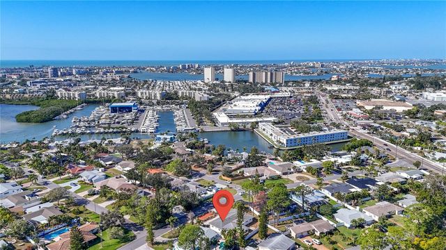 1302 ROBIN ROAD S, St Petersburg, FL 33707