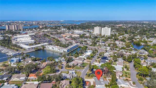 1302 ROBIN ROAD S, St Petersburg, FL 33707